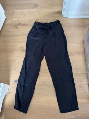 Loft -Black Waist Tie capris